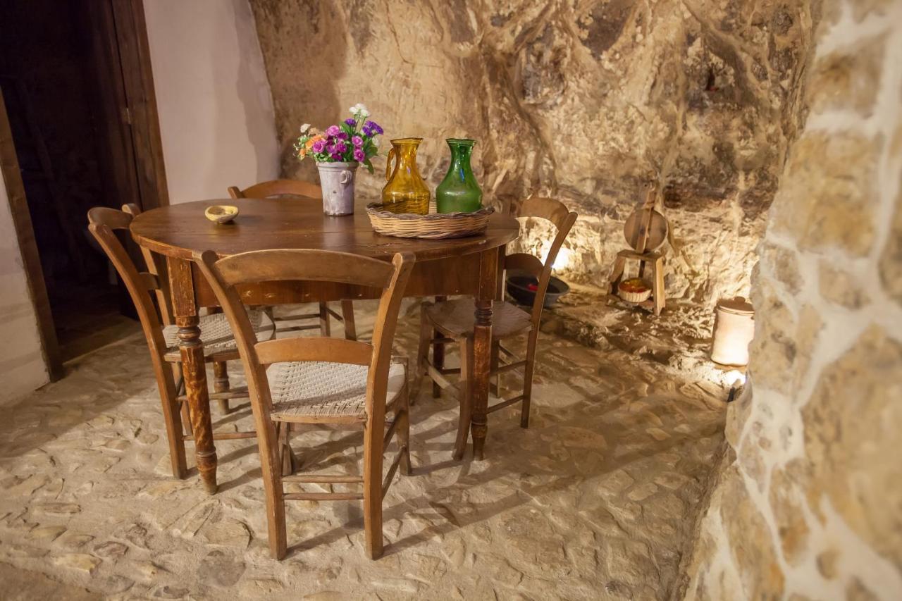 Case-Grotte Degli Avi, Esperienza Abitativa In Grotta โมดิกา ภายนอก รูปภาพ