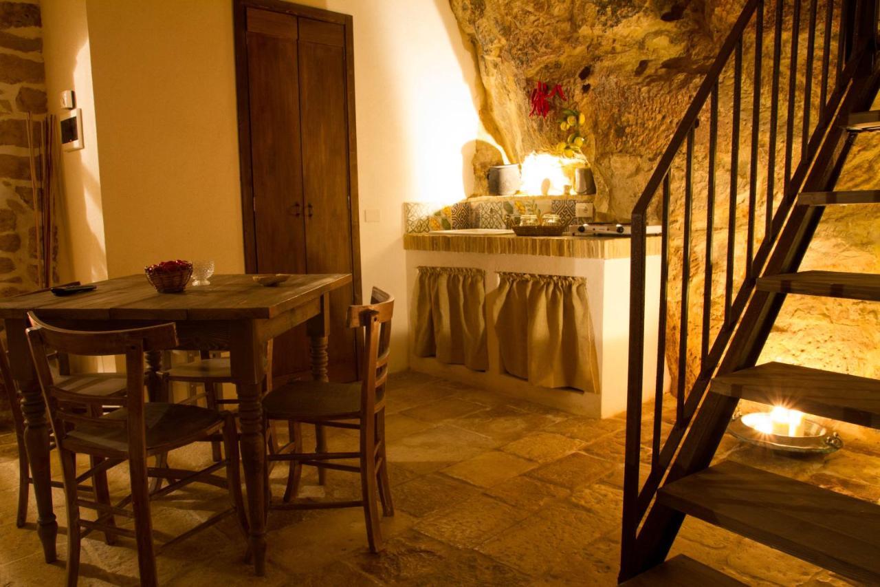 Case-Grotte Degli Avi, Esperienza Abitativa In Grotta โมดิกา ภายนอก รูปภาพ