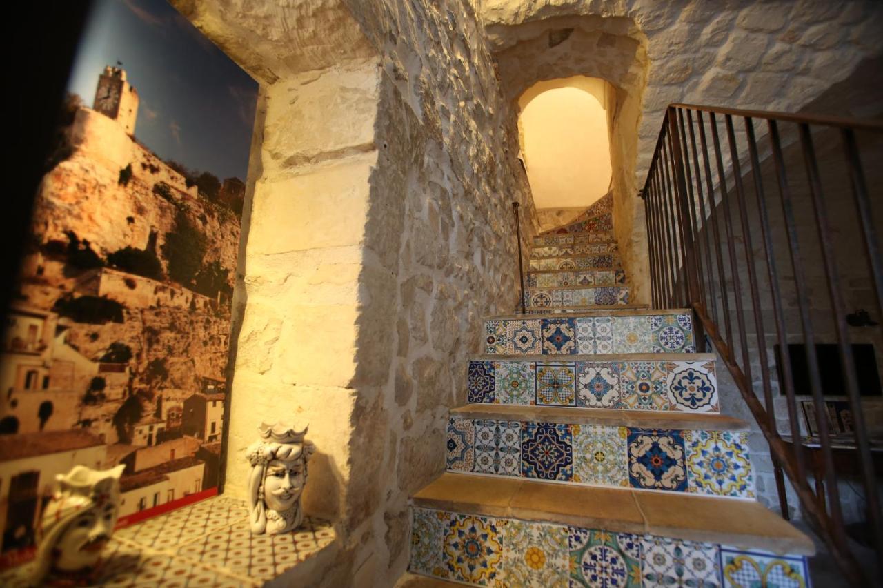 Case-Grotte Degli Avi, Esperienza Abitativa In Grotta โมดิกา ภายนอก รูปภาพ
